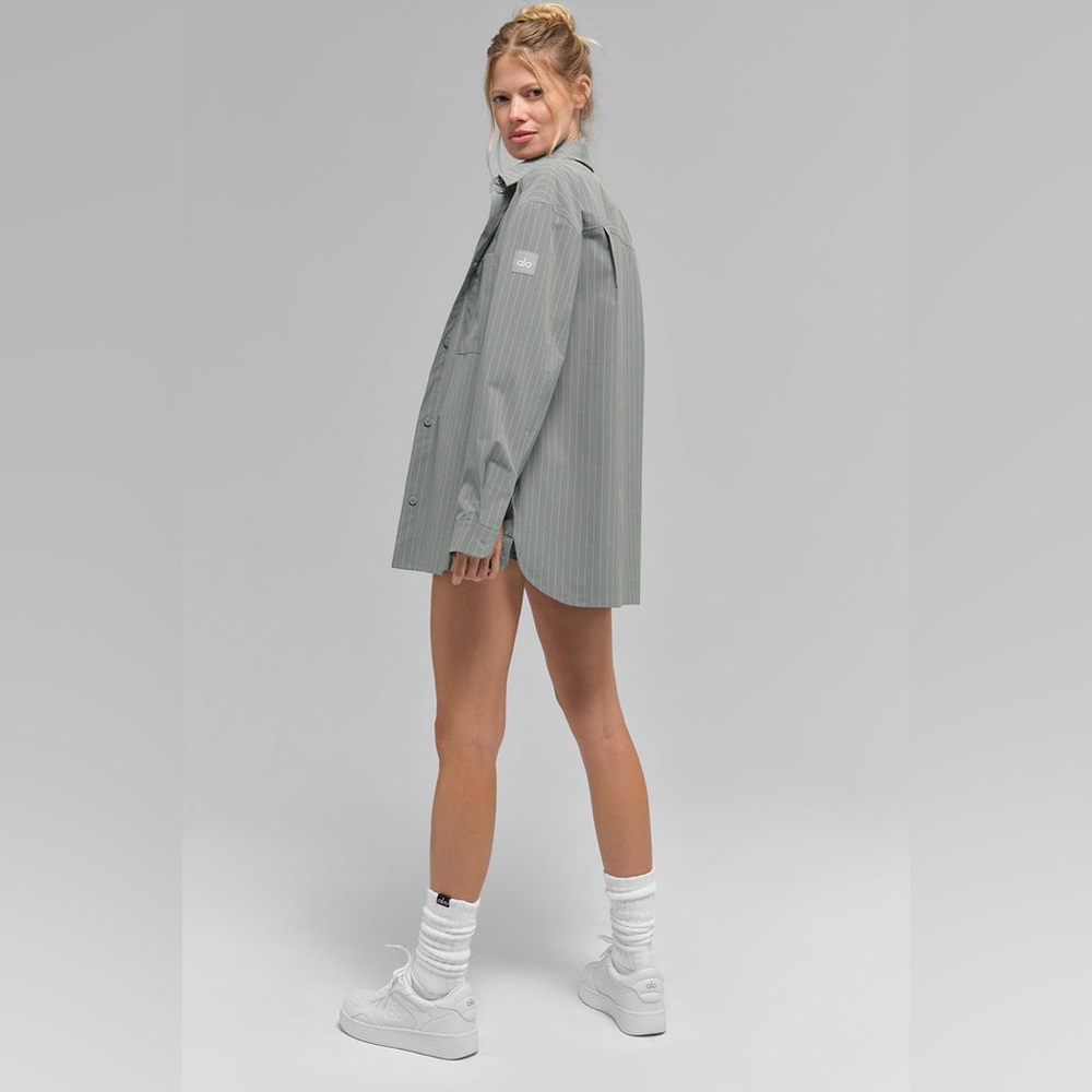 Alo Yoga Pinstripe Daylight Button Down Long Sleeve Lunar Grey/White XS - Picture 5 of 9